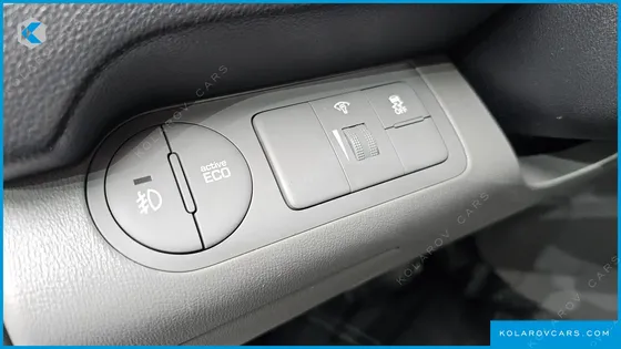 HYUNDAI STAREX VAN 3-SEATER