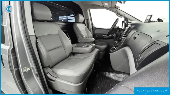 HYUNDAI STAREX VAN 3-SEATER