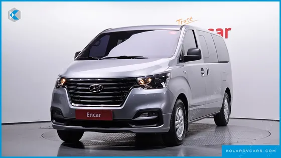 HYUNDAI STAREX VAN 5-SEATER