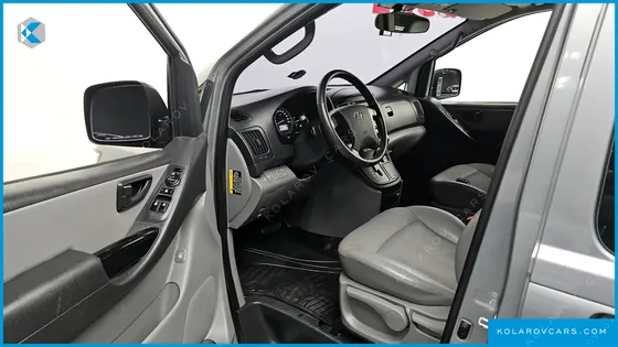 HYUNDAI STAREX VAN 5-SEATER