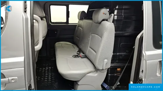 HYUNDAI STAREX VAN 5-SEATER