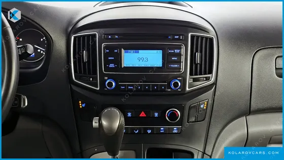 HYUNDAI STAREX VAN 5-SEATER