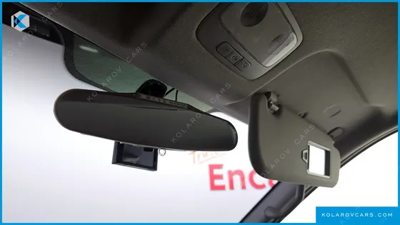 HYUNDAI STAREX VAN 5-SEATER