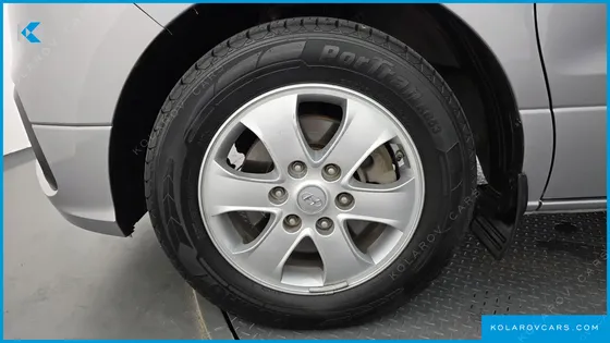 HYUNDAI STAREX WAGON 11-SEATER