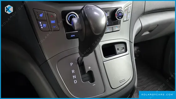 HYUNDAI STAREX WAGON 11-SEATER