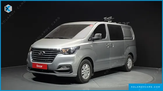 HYUNDAI STAREX VAN 5-SEATER