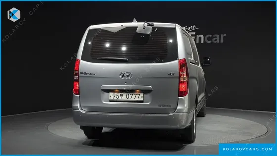 HYUNDAI STAREX VAN 5-SEATER