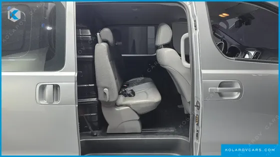 HYUNDAI STAREX VAN 5-SEATER