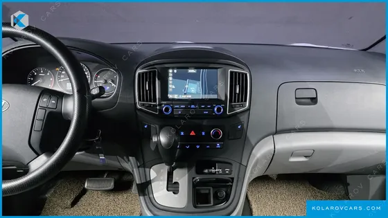 HYUNDAI STAREX VAN 5-SEATER
