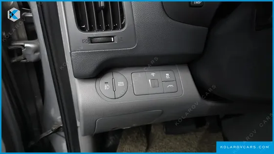 HYUNDAI STAREX VAN 5-SEATER