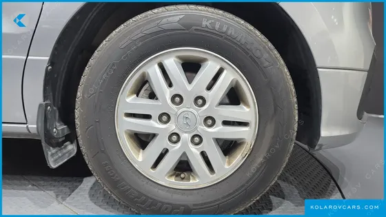 HYUNDAI STAREX VAN 5-SEATER