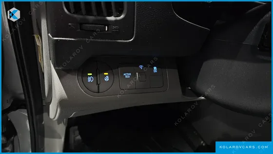 HYUNDAI STAREX VAN 3-SEATER