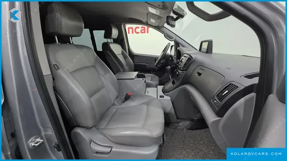 HYUNDAI STAREX VAN 5-SEATER