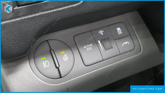 HYUNDAI STAREX VAN 5-SEATER