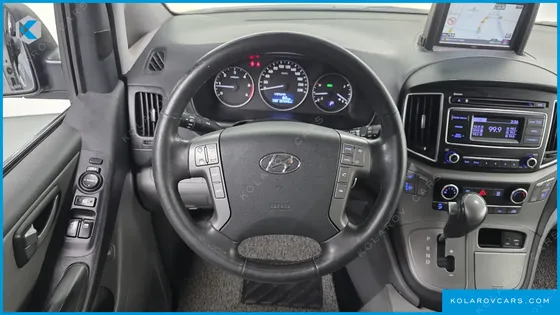 HYUNDAI STAREX VAN 5-SEATER