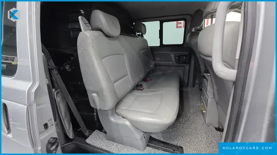 HYUNDAI STAREX VAN 5-SEATER