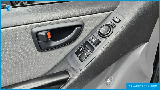 HYUNDAI STAREX URBAN 9-SEATER