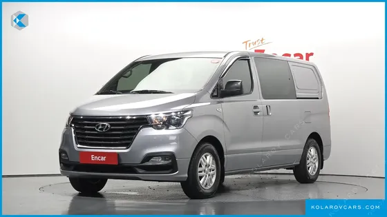 HYUNDAI STAREX VAN 5-SEATER