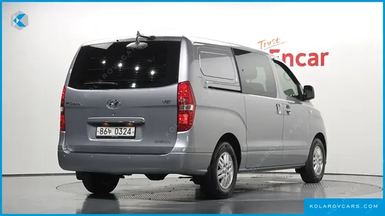 HYUNDAI STAREX VAN 5-SEATER