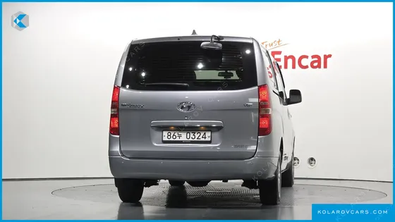 HYUNDAI STAREX VAN 5-SEATER