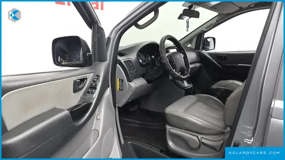 HYUNDAI STAREX VAN 5-SEATER