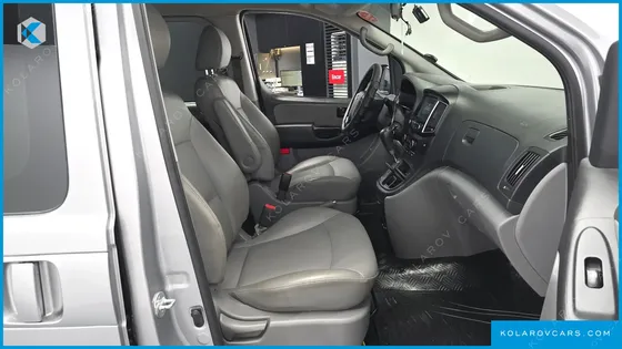 HYUNDAI STAREX VAN 5-SEATER