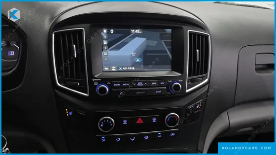 HYUNDAI STAREX VAN 5-SEATER