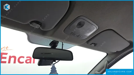 HYUNDAI STAREX VAN 5-SEATER