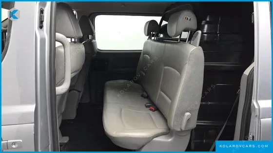 HYUNDAI STAREX VAN 5-SEATER