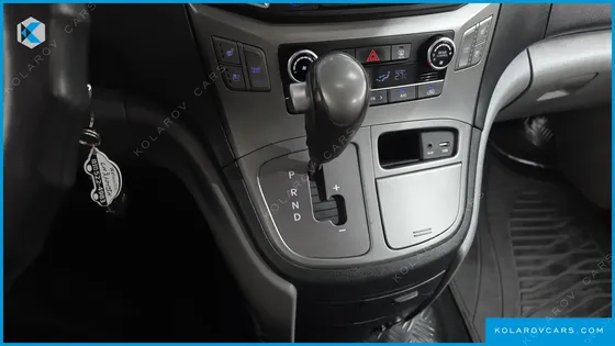 HYUNDAI STAREX WAGON 12-SEATER