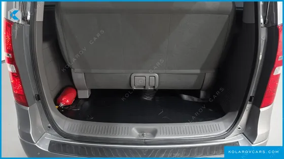 HYUNDAI STAREX WAGON 12-SEATER