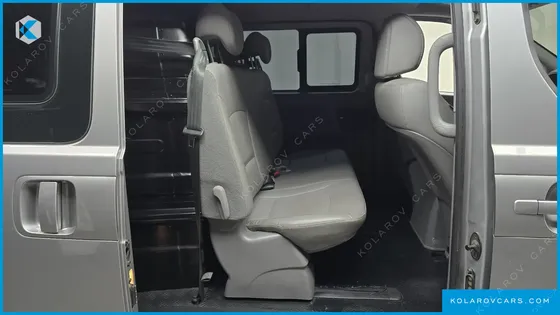 HYUNDAI STAREX VAN 5-SEATER