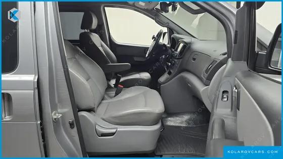 HYUNDAI STAREX VAN 5-SEATER