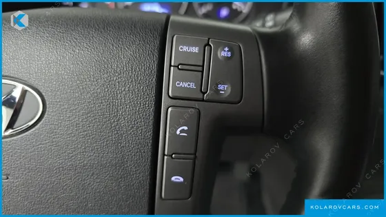 HYUNDAI STAREX VAN 5-SEATER