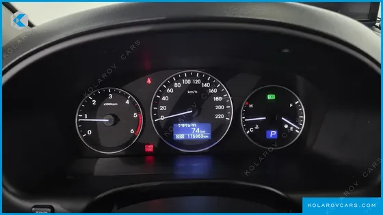 HYUNDAI STAREX VAN 3-SEATER