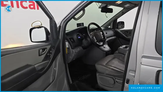 HYUNDAI STAREX VAN 3-SEATER
