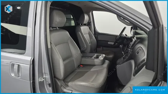 HYUNDAI STAREX VAN 3-SEATER