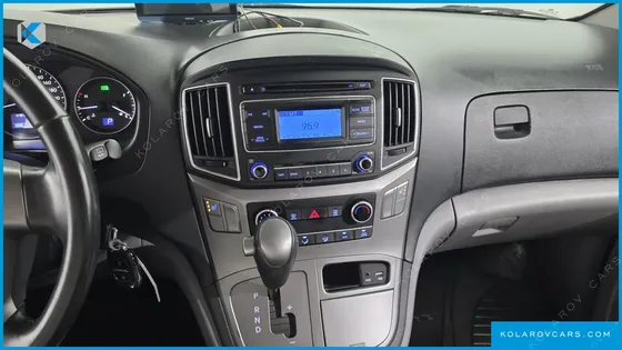 HYUNDAI STAREX VAN 3-SEATER