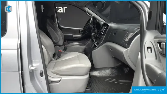 HYUNDAI STAREX VAN 5-SEATER