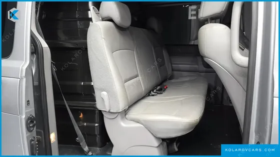 HYUNDAI STAREX VAN 5-SEATER