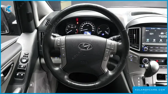 HYUNDAI STAREX VAN 5-SEATER