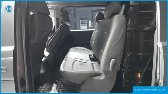 HYUNDAI STAREX VAN 5-SEATER