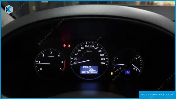 HYUNDAI STAREX VAN 3-SEATER