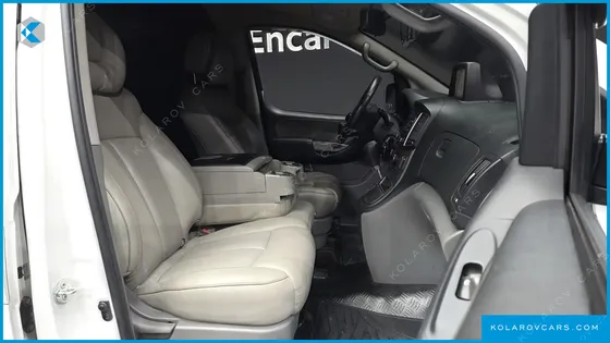 HYUNDAI STAREX VAN 3-SEATER