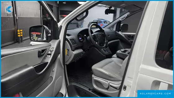 HYUNDAI STAREX WAGON 12-SEATER