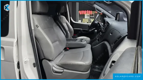 HYUNDAI STAREX WAGON 12-SEATER