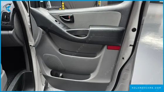 HYUNDAI STAREX WAGON 12-SEATER