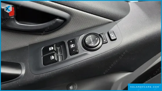 HYUNDAI STAREX WAGON 12-SEATER