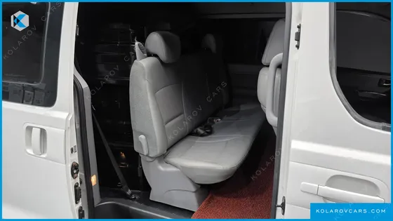 HYUNDAI STAREX VAN 5-SEATER