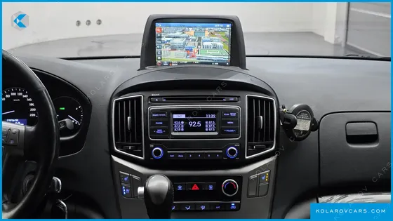 HYUNDAI STAREX VAN 5-SEATER